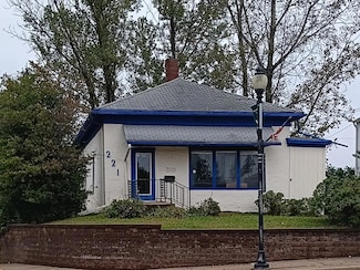 221 N Main St, Viroqua, WI 54665