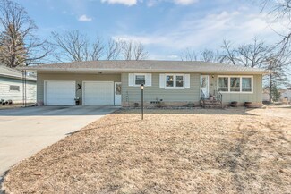 214 N 19th St, Estherville, IA 51334