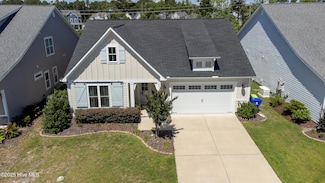 90 N Lamplighters Walk, Hampstead, NC 28443