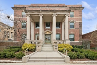 156 N Oak Park Ave Unit 2H, Oak Park, IL 60301