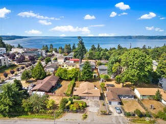 27045 14th Ave S, Des Moines, WA 98198