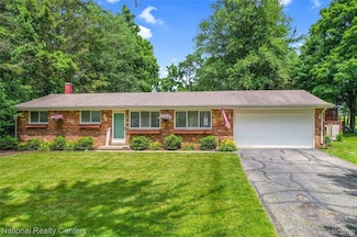 61900 Richfield St, South Lyon, MI 48178