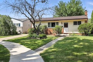22717 Francis St, Saint Clair Shores, MI 48082