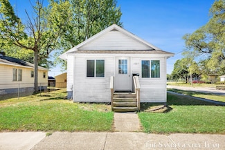1057 E Larch Ave, Muskegon, MI 49442