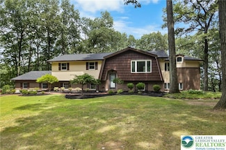 3571 Oak Ridge Dr, Slatington, PA 18080