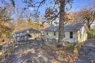 61220 E 249 Dr, Grove, OK 74344