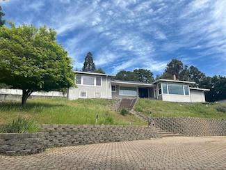 4363 Short Hill Rd, Oakland, CA 94605