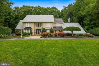 60 Gardens Ave, Berlin, NJ 08009