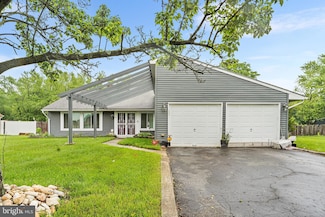 145 Arbor Meadow Dr, Sicklerville, NJ 08081