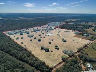7659 S Us Hwy 87, Cuero, TX 77954