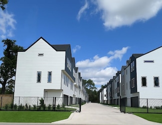 5317 Kindred Garden Ln, Houston, TX 77091