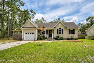 498 Edgewood Rd, Southport, NC 28461