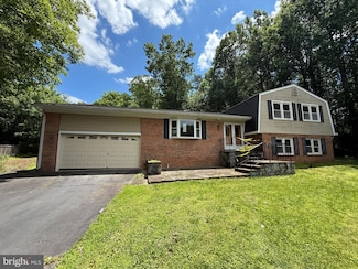 2133 Freda Dr, Vienna, VA 22181
