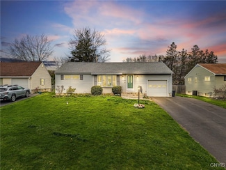 216 Rita Dr, Syracuse, NY 13212