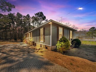 284 County Road 3405, Cleveland, TX 77327