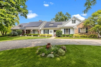 8612 Crystal Springs Rd, Woodstock, IL 60098