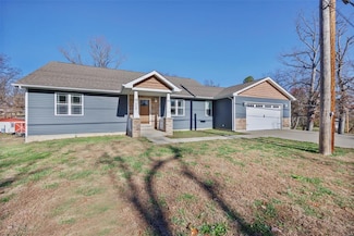 11619 Spring Town Rd, Mineral Point, MO 63660