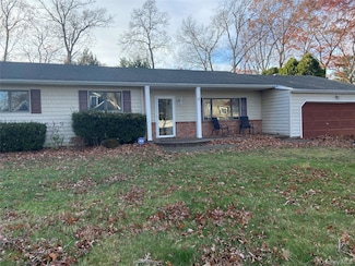 4 Debra Dr, Nesconset, NY 11767