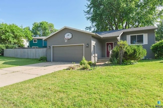 705 N Montgomery Ct, Sioux Falls, SD 57103