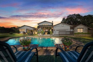 210 Oak Ln, Kerrville, TX 78028