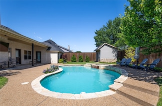 213 Wayne Dr, Aledo, TX 76008