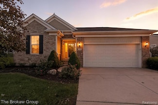 6334 Prairie Dunes Dr, Grand Blanc, MI 48439