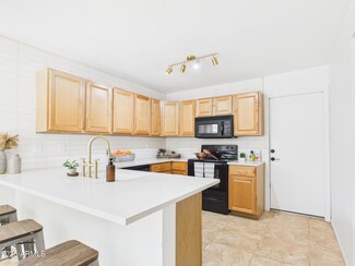 11807 N 76th Ave, Peoria, AZ 85345