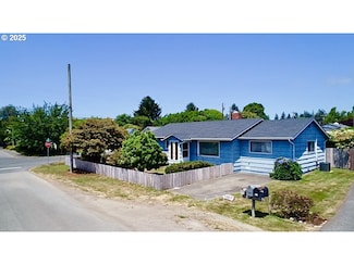 330 Maple St, Brookings, OR 97415