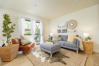 8201 Camino Colegio Unit 17, Rohnert Park, CA 94928