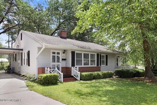 212 Elm St, Wallace, NC 28466