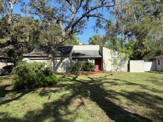 12206 N 53rd St, Temple Terrace, FL 33617