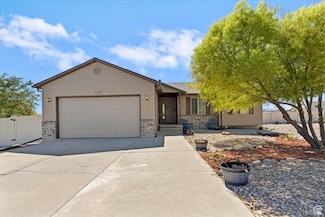 727 W Island Vista Cir, Grantsville, UT 84029