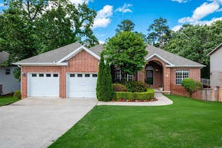 108 Duquesne Ct, Little Rock, AR 72223