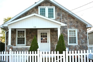 135 Thorn St, Apollo, PA 15613