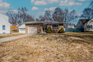 1075 Carrier Creek Blvd NE, Grand Rapids, MI 49503
