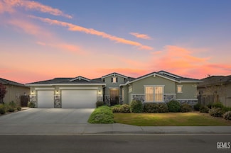 9003 Del Palma Dr, Bakersfield, CA 93314