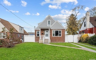 8 Alden Ave, Valley Stream, NY 11580