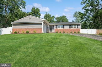 6 Hillsdale Rd, Lawrence Township, NJ 08648