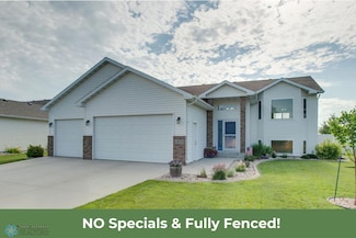 3824 13th St S, Moorhead, MN 56560