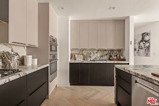 10727 Wilshire Blvd Unit 302, Los Angeles, CA 90024
