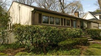 49 Botsford Rd, Chestnut Hill, MA 02467
