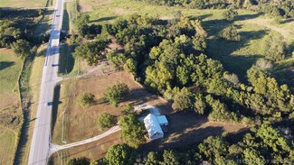 2533 Us Highway 77, Marietta, OK 73448