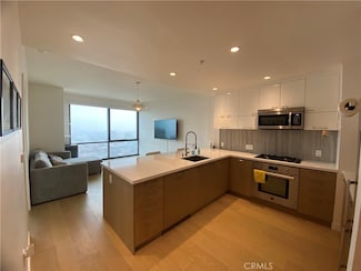 400 S Broadway Unit 2514, Los Angeles, CA 90013