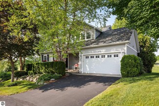 6298 Singletree Ln Unit 15, Williamsburg, MI 49690