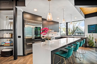211 S Henry St Unit 201, Madison, WI 53703