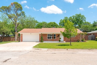 4624 Norvell Dr, Haltom City, TX 76117