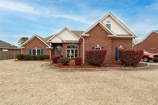 240 Live Oaks Cir, Millbrook, AL 36054