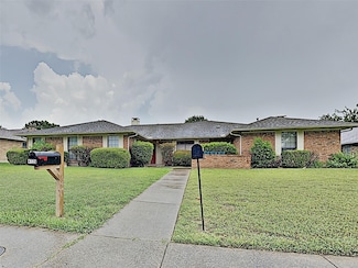 4726 Berridge Ln, Dallas, TX 75227