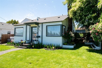 10041 15th Ave SW, Seattle, WA 98146