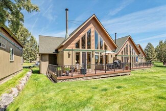 8758 Cliff Swallow Dr, Redmond, OR 97756